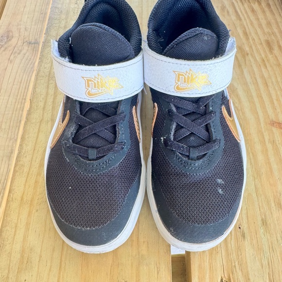 Nike Black and White Athletic Sneakers - Picture 1 of 8